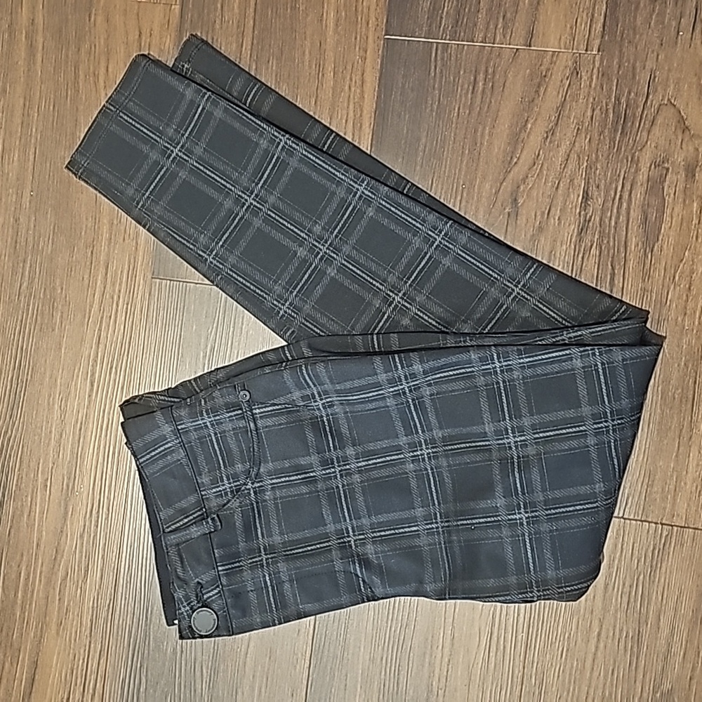 Democracy Women's Skinny Plaid Jeans in Black and Gray